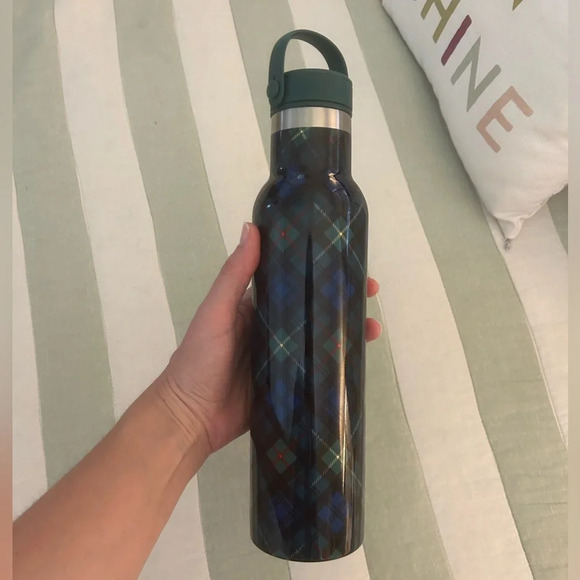 Tal Merlot bottle - Picture 5 of 10